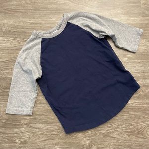 Hanna Andersson Navy/Gray Bright Basics Baseball Tee Size 6-7